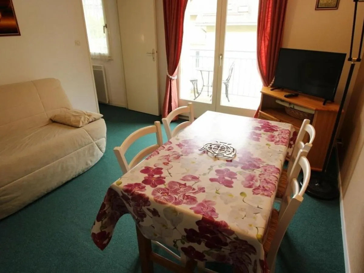 Bagnères-de-LuchonLuchon - T2 Pour 4 Pers. Avec Balcon Et Parking - Fr-1-313-185公寓 公寓 Bagnères-de-Luchon
